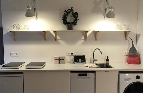 Arborg House | Perfectly located apartment