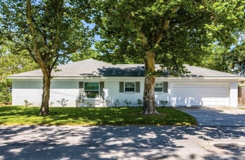 Beach Park House | Perfectly located house