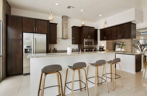 Riverside Apartment | Perfectly set 2-bedroom apartment with Pool!