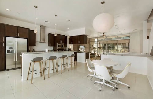 Riverside Apartment | Perfectly set 2-bedroom apartment with Pool!