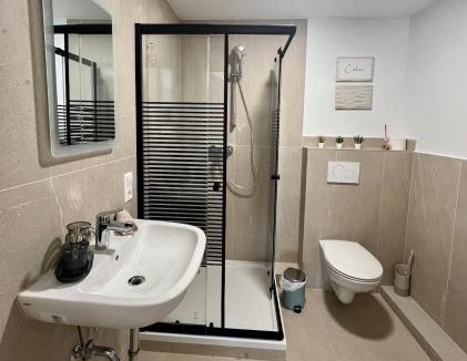 Ludwigshafen Apartment | perfekte Unterkunft 6 für Monteure & Handwerker mit WLAN
