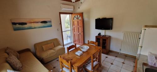 Agios Ilias House | Perithia Cottage