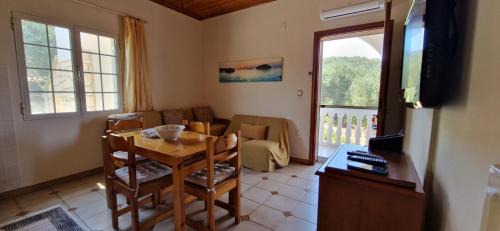 Agios Ilias House | Perithia Cottage