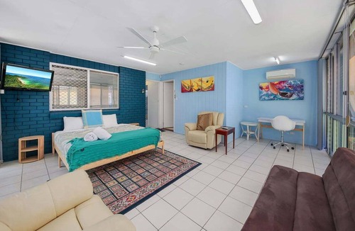 Golden Beach Resort | Periwinkle Blue - Pet Friendly, Golden Beach