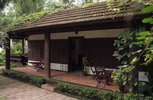 Poovar House | Periyaveettil Heritage Home/Authentic Kerala Nadumuttam House