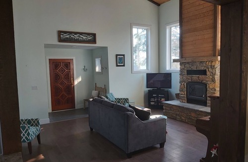 Invermere House | Perkin Lodge