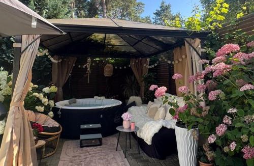 Wildau Apartment | Perle am Rande von Berlin mit Terrasse, Whirlpool & Natur pur