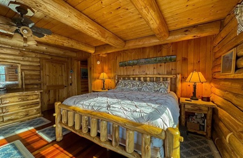 Denmark House | Perley Mills | Private Pond | Hot Tub | Theater