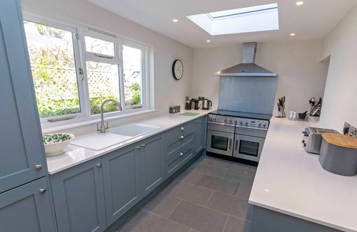 Georgeham Cottage | Perrymans Thatched Cottage Sleeps 6 | Dog Friendly
