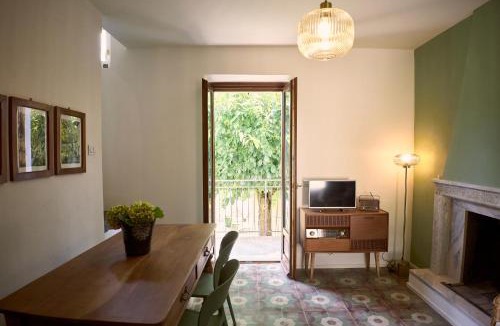 Ossuccio House | Persimmon Lake Como Lodge