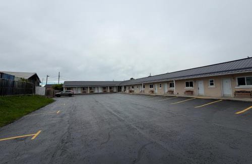 Perth Hotel | Perth Plaza Inn & Suites