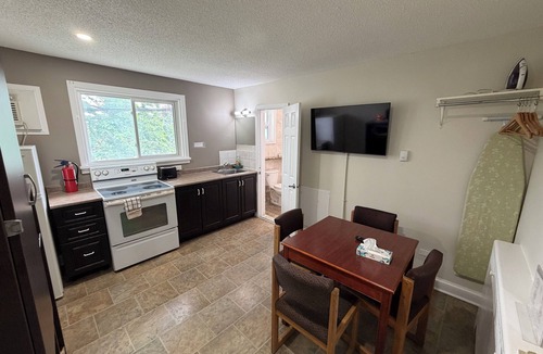 Perth Hotel | Perth Plaza Inn & Suites