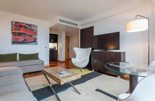 Queenstown Hotel | Pestana Chelsea Bridge Hotel & SPA
