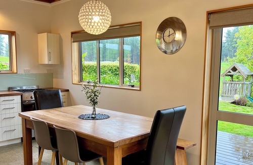 Mapua Cottage | Pet, Child and ECO Friendly Holiday Home