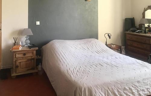 Entraigues-sur-la-Sorgue House | Pet Friendly Home In Entraigues-Sur-La-Sorg