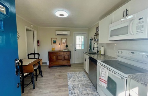 Winston - Salem House | Pet-Friendly 1 Bedroom Ardmore Duplex, Near Shopping, Restaurants, Downtown
