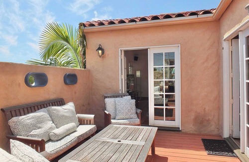 Belmont Shore House | Pet-Friendly, 1 Block to Beach, World Cup, Sleep 7