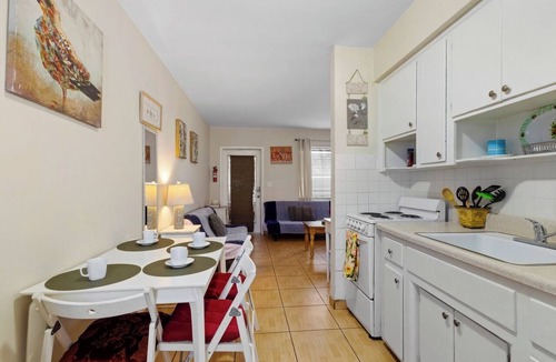 Downtown Hollywood Apartment | Pet-Friendly 1BR Studio w/Parking and BBQ, Hollywood