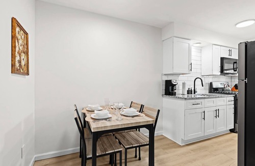 Mount Clemens Apartment | Pet-Friendly 1BR Flat with Dog Park & King Bed