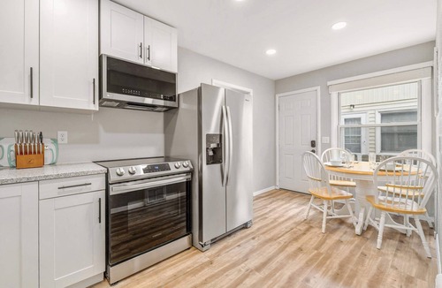 Robbinsdale House | Pet-Friendly 2 Bedroom Urban Oasis Garage W/D Central Fenced Yard
