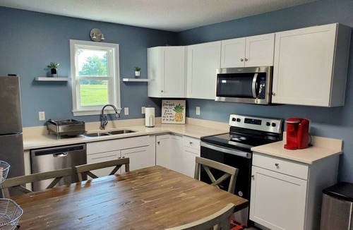 Oak Grove House | Pet Friendly 2 bedroom close to Ft. Campbell