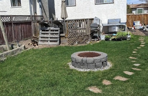 West Edmonton House | Pet-Friendly 2 Bedroom Home Fully Fenced Yard & Laundry Near West Edmonton Mall