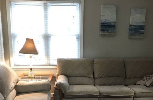 Schofield House | Pet Friendly 2 Bedroom minutes to Weston Hospital 5709
