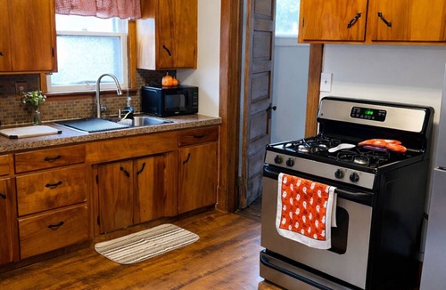 Struthers House | Pet-Friendly 2-Story Home Near Youngstown - Fast WiFi - Quiet Area
