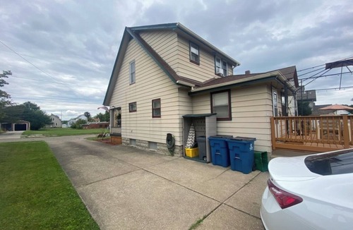 Struthers House | Pet-Friendly 2-Story Home Near Youngstown - Fast WiFi - Quiet Area