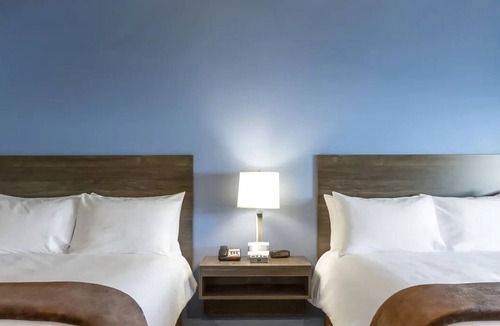 Wenatchee Hotel | Pet-Friendly 2 Suite w/Full Kitchen & Mountain Views – Great for Long Trips!