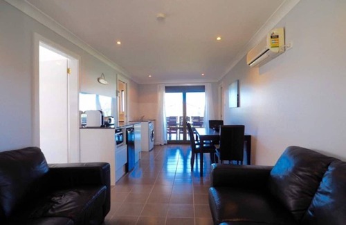 Callala Beach House | Pet-Friendly | 200m to Beach | Sleeps Large Groups | Beach Views | Air Con