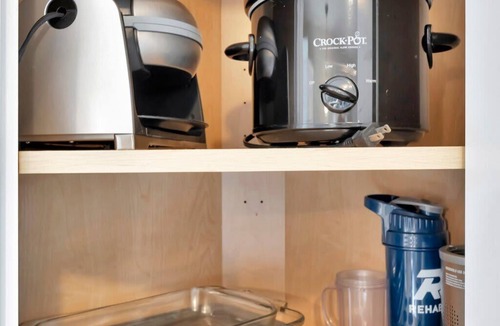 Tampa House | Pet Friendly 2B & Backyard BBQ Near Raymond James!