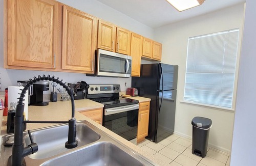 Gainesville Condo | Pet-Friendly 2BR Condo Next to North Florida Hospital