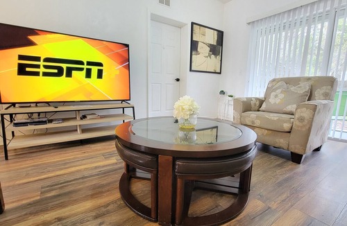 Gainesville Condo | Pet-Friendly 2BR Condo Next to North Florida Hospital