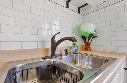 Columbus House | Pet Friendly 2BR Orchard Cottage - Fully Fenced!