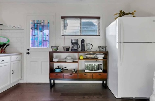 Columbus House | Pet Friendly 2BR Orchard Cottage - Fully Fenced!