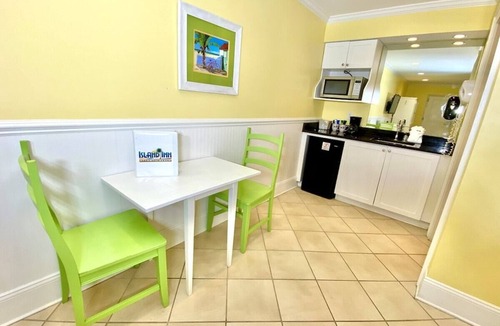 Atlantic Beach Hotel | Pet-friendly, 3 Blocks to Beach, Pool, #104