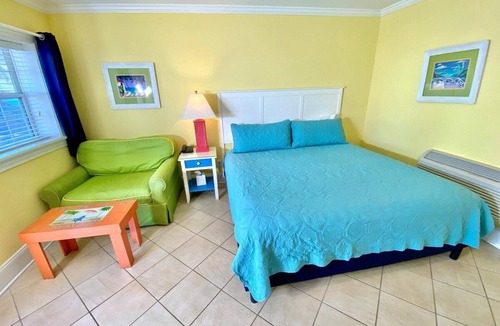 Atlantic Beach Hotel | Pet-friendly, 3 Blocks to Beach, Pool, #111