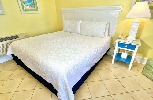 Atlantic Beach Hotel | Pet-friendly, 3 Blocks to Beach, Pool, #114