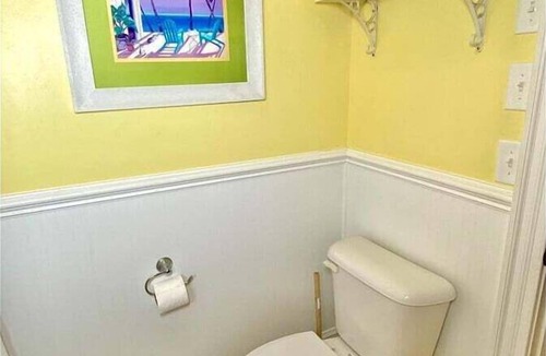 Atlantic Beach Hotel | Pet-friendly, 3 Blocks to Beach, Pool, #301