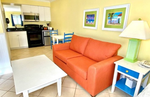 Atlantic Beach Hotel | Pet-friendly, 3 Blocks to Beach, Pool, #405