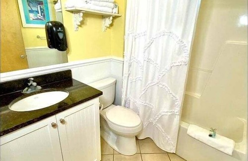 Atlantic Beach Hotel | Pet-friendly, 3 Blocks to Beach, Pool, #504