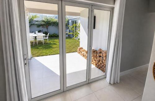 Knysna Central Apartment | Pet-Friendly, 3-Bed, 2-Bath in Knysna Central