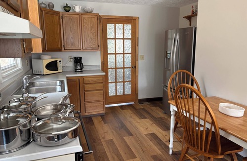 Hampton House | Pet-friendly 3-bedroom house in Hampton, Tennessee