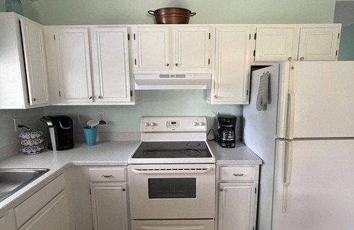Colington House | Pet friendly 3 Bed/2 Bath Soundside retreat in OBX with Hot Tub & Enclosed yard