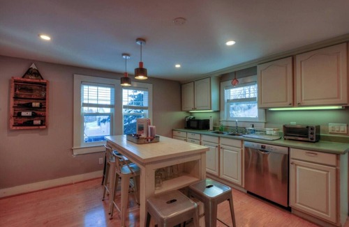 Southwest Harbor House | Pet Friendly 3BR Home in SWH [Acadia Island House]