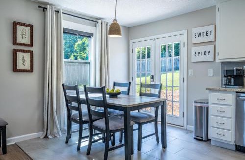 Rydal House | Pet-Friendly 3BR 2BA Quiet Comfort Near Nature