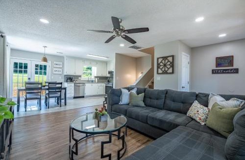 Rydal House | Pet-Friendly 3BR 2BA Quiet Comfort Near Nature