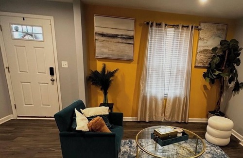 Brooklyn Park House | Pet-Friendly 3BR Townhome – 10 Min to BWI & Stadiums + Free Wi-Fi