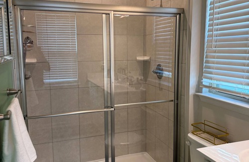 Brooklyn Park House | Pet-Friendly 3BR Townhome – 10 Min to BWI & Stadiums + Free Wi-Fi